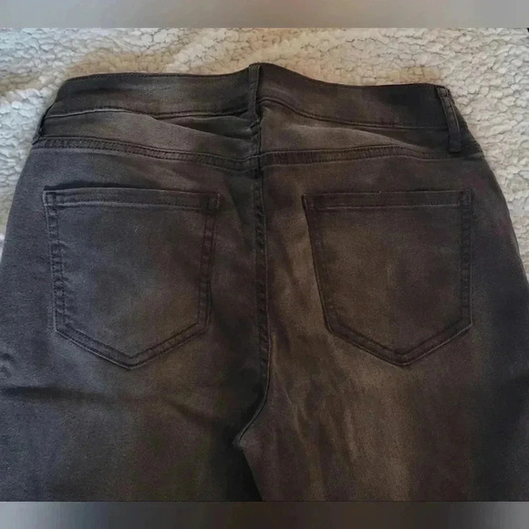 Old Navy Womens extra long, dark gray, mid rise, skinny jeans, Size 2 Long - Picture 7 of 7